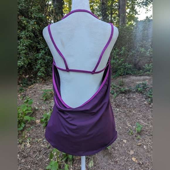 Fabletics Exercise Tank w/Detailing - Picture 5 of 8